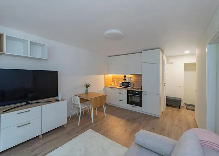 Convenient With Balcony By Polo Apartamento *